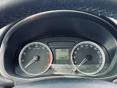 Škoda Fabia Combi 1.6 16V Ambiente - fotografia 25