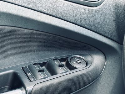 Ford C-Max 1.0 EcoBoost SCTi Trend - fotografia 28