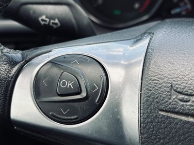 Ford C-Max 1.0 EcoBoost SCTi Trend - fotografia 31