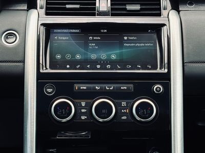 Land Rover Discovery 2.0L TD4 HSE AWD A/T - fotografia 39