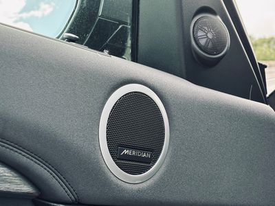 Land Rover Discovery 2.0L TD4 HSE AWD A/T - fotografia 44