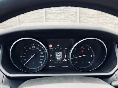 Land Rover Discovery 2.0L TD4 HSE AWD A/T - fotografia 55