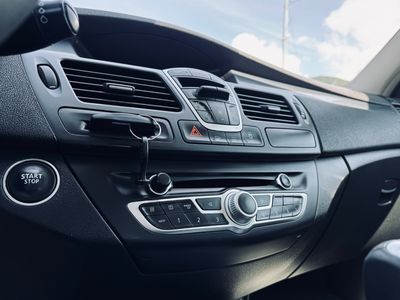 Renault Laguna 2.0 dCi Expression - fotografia 31