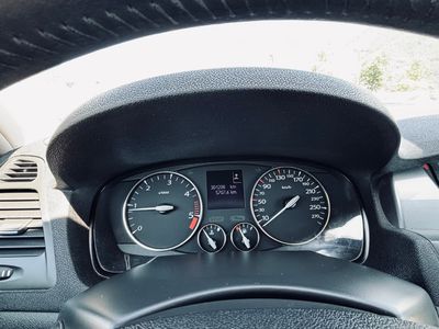 Renault Laguna 2.0 dCi Expression - fotografia 34