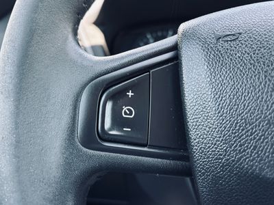Renault Laguna 2.0 dCi Expression - fotografia 35