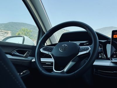 Volkswagen Golf Variant VW  8 2.0 TDI Highline - fotografia 34