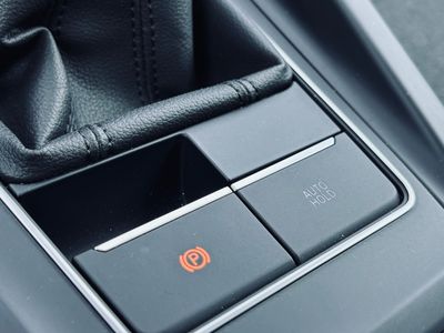 Volkswagen Golf Variant VW  8 2.0 TDI Highline - fotografia 46