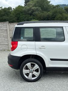 Škoda Yeti 1.8 TSI 4x4 Active - fotografia 19