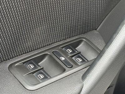 Škoda Yeti 1.8 TSI 4x4 Active - fotografia 31