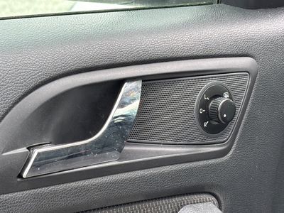 Škoda Yeti 1.8 TSI 4x4 Active - fotografia 32