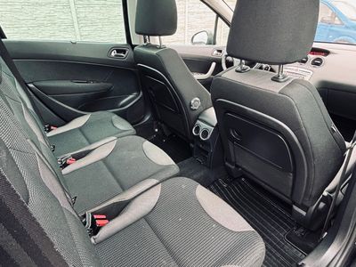 Peugeot 308 Break/SW SW 1.6 HDi FAP Family Pack - fotografia 14