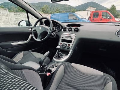 Peugeot 308 Break/SW SW 1.6 HDi FAP Family Pack - fotografia 15