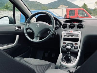 Peugeot 308 Break/SW SW 1.6 HDi FAP Family Pack - fotografia 18