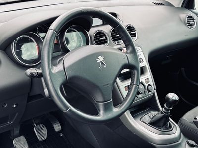 Peugeot 308 Break/SW SW 1.6 HDi FAP Family Pack - fotografia 21