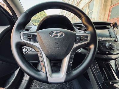 Hyundai i40 CW 1.7 CRDi 136k Premium - fotografia 46