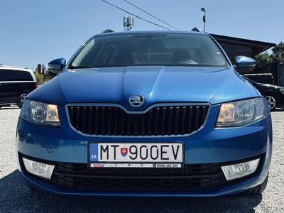 Škoda Octavia Combi 2.0 TDI Elegance/Style DSG - fotografia 10