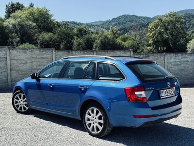 Škoda Octavia Combi 2.0 TDI Elegance/Style DSG - fotografia 16