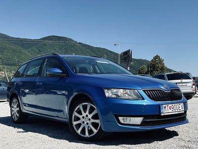 Škoda Octavia Combi 2.0 TDI Elegance/Style DSG - fotografia 17