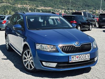 Škoda Octavia Combi 2.0 TDI Elegance/Style DSG - fotografia 18