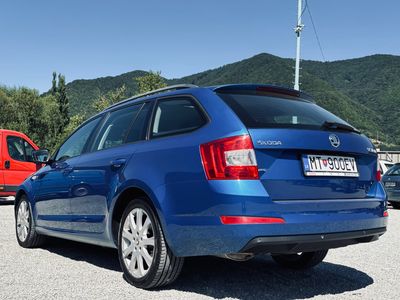 Škoda Octavia Combi 2.0 TDI Elegance/Style DSG - fotografia 7