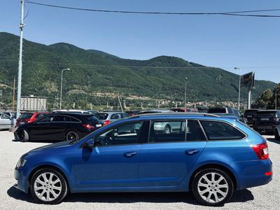 Škoda Octavia Combi 2.0 TDI Elegance/Style DSG - fotografia 8
