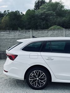 Škoda Octavia Combi 2.0 TDI SCR Style DSG - fotografia 14
