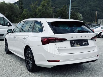 Škoda Octavia Combi 2.0 TDI SCR Style DSG - fotografia 17