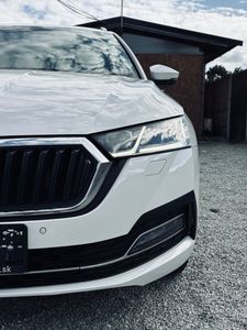 Škoda Octavia Combi 2.0 TDI SCR Style DSG - fotografia 20