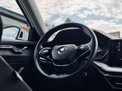 Škoda Octavia Combi 2.0 TDI SCR Style DSG - fotografia 32