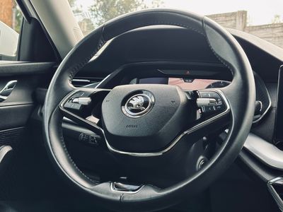 Škoda Octavia Combi 2.0 TDI SCR Style DSG - fotografia 33