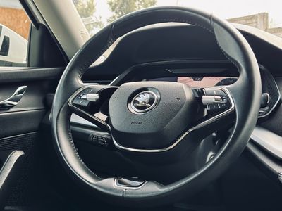 Škoda Octavia Combi 2.0 TDI SCR Style DSG - fotografia 40