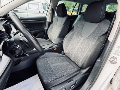 Škoda Octavia Combi 2.0 TDI SCR Style DSG - fotografia 42