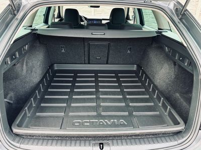 Škoda Octavia Combi 2.0 TDI SCR Style DSG - fotografia 32
