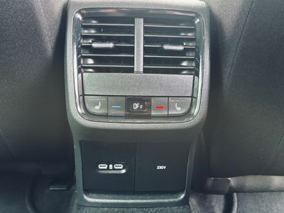 Škoda Octavia Combi 2.0 TDI SCR Style DSG - fotografia 34
