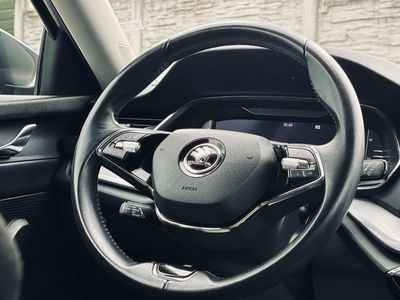 Škoda Octavia Combi 2.0 TDI SCR Style DSG - fotografia 37