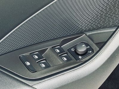 Škoda Octavia Combi 2.0 TDI SCR Style DSG - fotografia 44