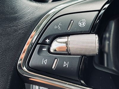 Škoda Octavia Combi 2.0 TDI SCR Style DSG - fotografia 47