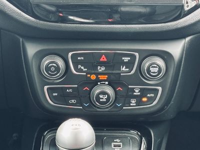 Jeep Compass 2.0L MJet 140 4WD Limited - fotografia 35