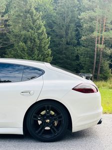 Porsche Panamera 4 3.6 PDK - fotografia 17