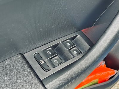 Škoda Rapid Spaceback SB 1.2 TSI 90k Drive - fotografia 37