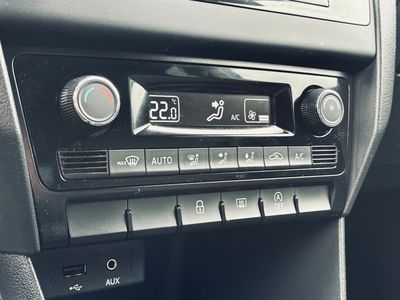 Škoda Rapid Spaceback SB 1.2 TSI 90k Drive - fotografia 38