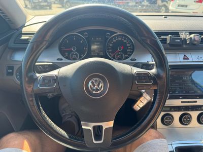 Volkswagen Passat 2.0 TDI Highline DPF - fotografia 17