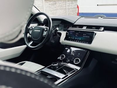 Land Rover Range Rover Velar 2.0D - fotografia 35