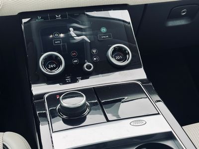 Land Rover Range Rover Velar 2.0D - fotografia 37
