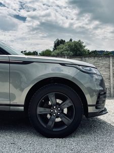 Land Rover Range Rover Velar 2.0D TD4 R-Dynamic Base AWD A/T - fotografia 14