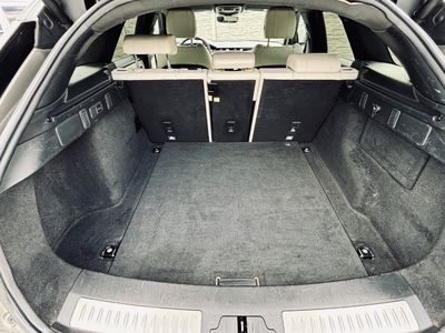 Land Rover Range Rover Velar 2.0D TD4 R-Dynamic Base AWD A/T - fotografia 26