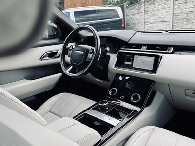 Land Rover Range Rover Velar 2.0D TD4 R-Dynamic Base AWD A/T - fotografia 30