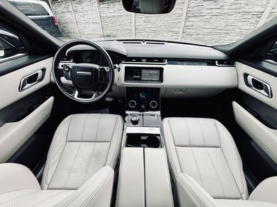 Land Rover Range Rover Velar 2.0D TD4 R-Dynamic Base AWD A/T - fotografia 31