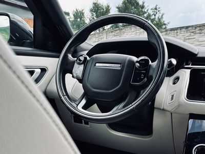 Land Rover Range Rover Velar 2.0D TD4 R-Dynamic Base AWD A/T - fotografia 32