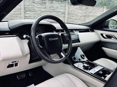 Land Rover Range Rover Velar 2.0D TD4 R-Dynamic Base AWD A/T - fotografia 37